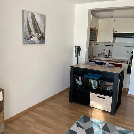 Les Pieds Dans L'eau